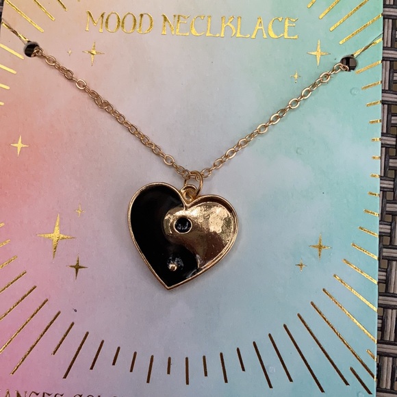 ⚜️Ying Yang Heart Mood Color Changing Necklace! - Picture 2 of 2